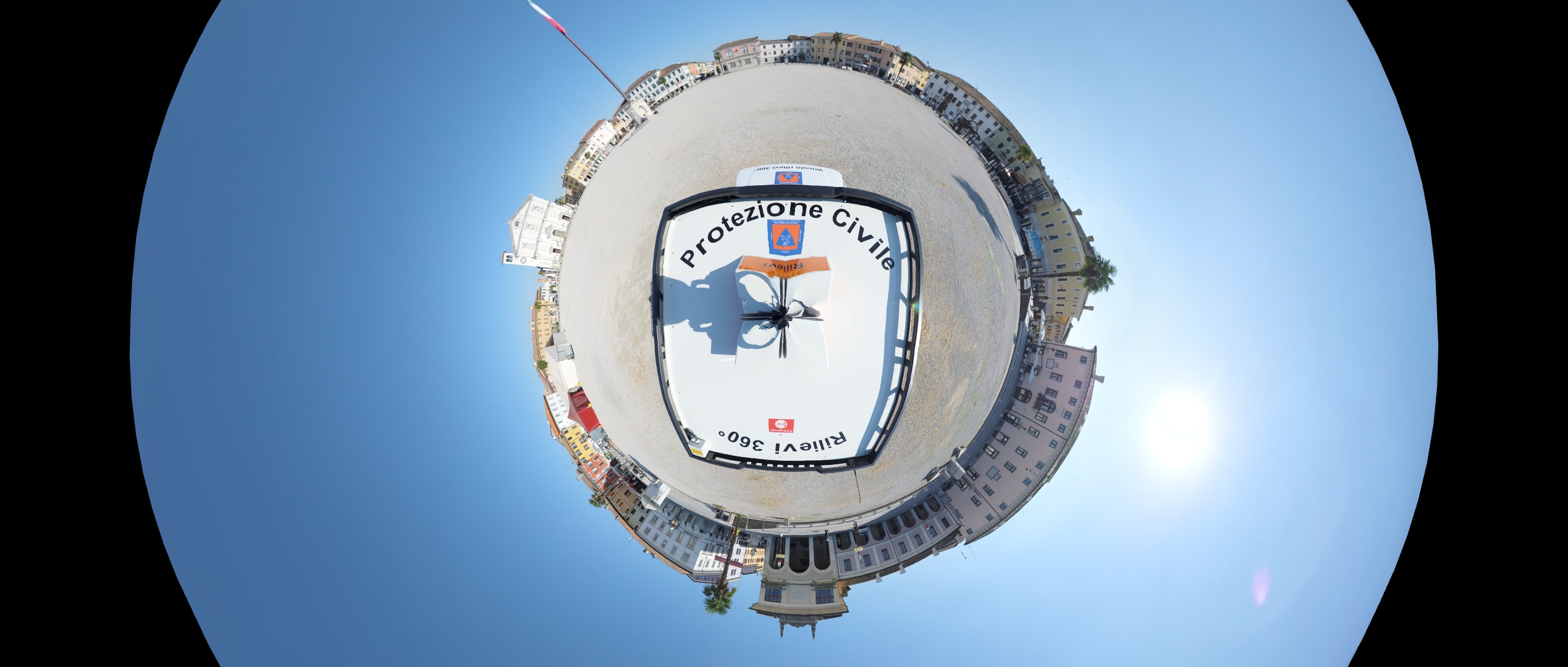 Foto sferica dall'alto della jimny