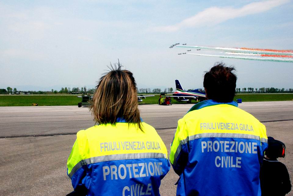 volontari_e_Frecce_tricolori