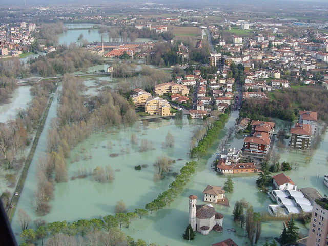 L'alluvione di Pordenone causata dal Noncello nel novembre 2002