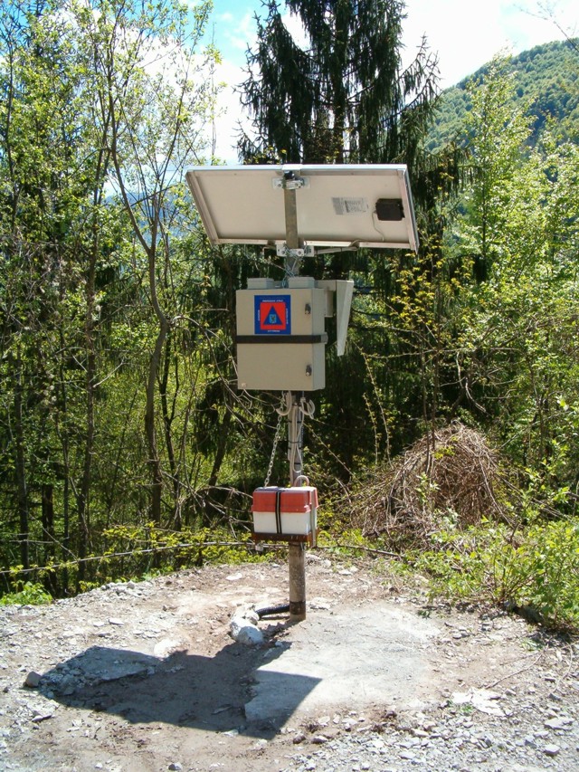 Centralina "tipo MARC" per il monitoraggio inclinometrico della frana di Passo della Morte