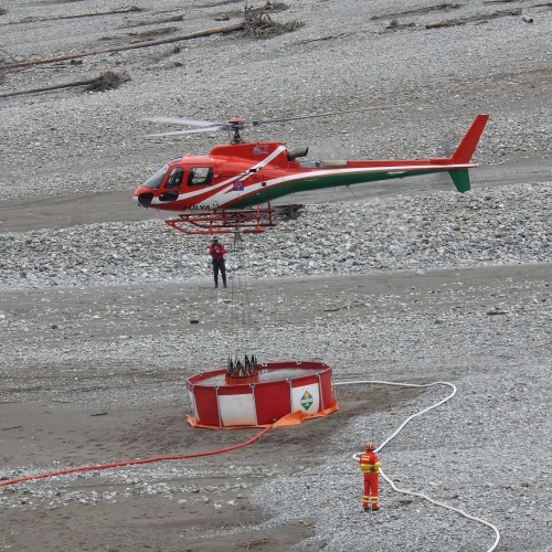 Esercitazione antincendio boschivo PISSEBUS 2022 nell'ambito delle attività del progetto Crossit Safer sabato 23 aprile 2022 nel Comune di Tolmezzo