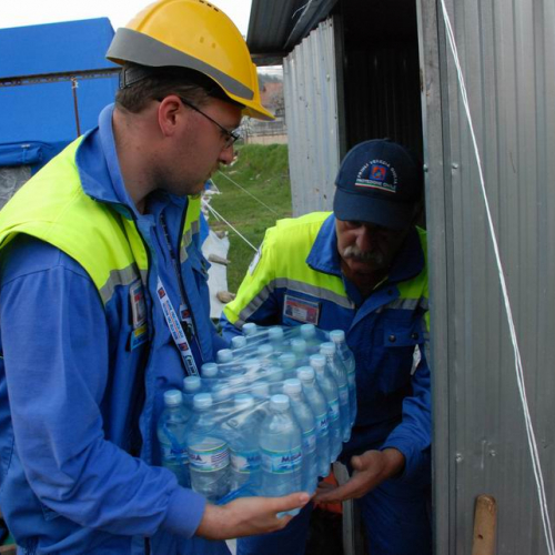 Tendopoli e volontari n.24 / 37703