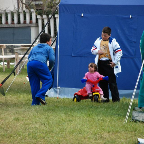 Tendopoli e volontari n.26 / 37705