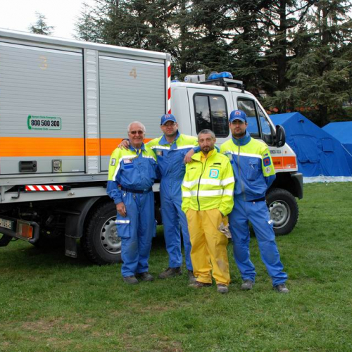 Tendopoli e volontari n.31 / 37710