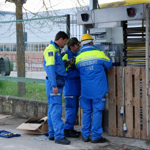 Tendopoli e volontari n.33 / 37712