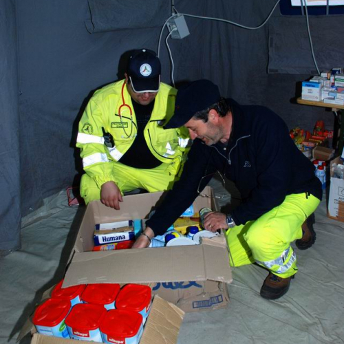 Tendopoli e volontari n.34 / 37713