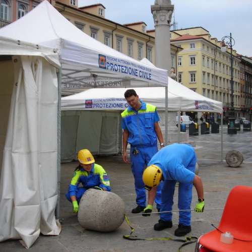 Stand per Terremoto io non rischio" n. 2""tand per "Terremoto io non ris""and per "Terremoto i""nd per "Ter""d p" / 100207