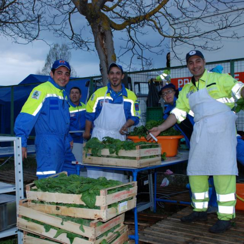 Tendopoli e volontari n.47 / 37726