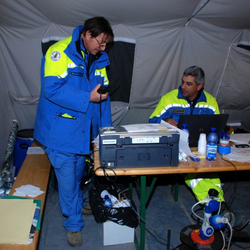 Tendopoli e volontari n.48 / 37727