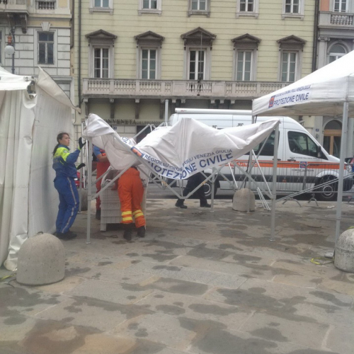Stand per Terremoto io non rischio" n. 5""tand per "Terremoto io non ris""and per "Terremoto i""nd per "Ter""d p" / 100210