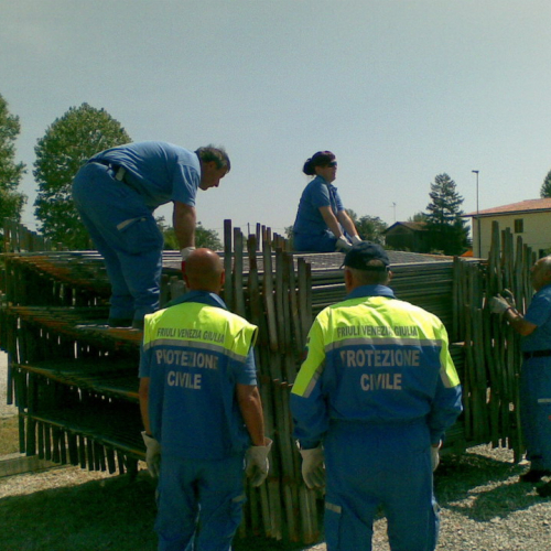 Sistemazione delle transenne n. 1 / 65370