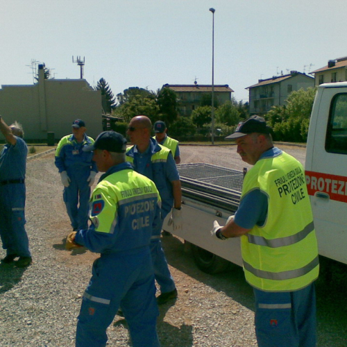 Sistemazione delle transenne n. 4 / 65373
