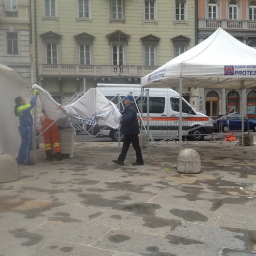 Stand per Terremoto io non rischio" n. 6""tand per "Terremoto io non ris""and per "Terremoto i""nd per "Ter""d p" / 100211
