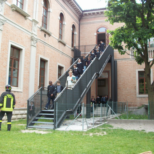 Prova evacuazione scuole 27/05 n. 7 / 53004