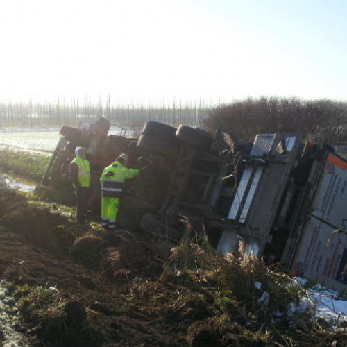 Intervento per camion rovesciato n. 2 / 89550