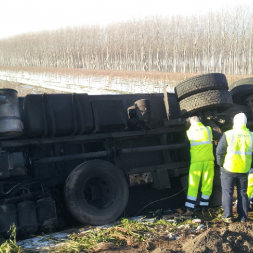Intervento per camion rovesciato n. 3 / 89551