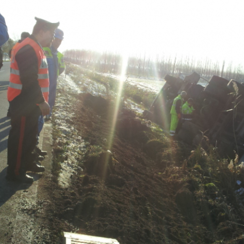 Intervento per camion rovesciato n. 7 / 89555