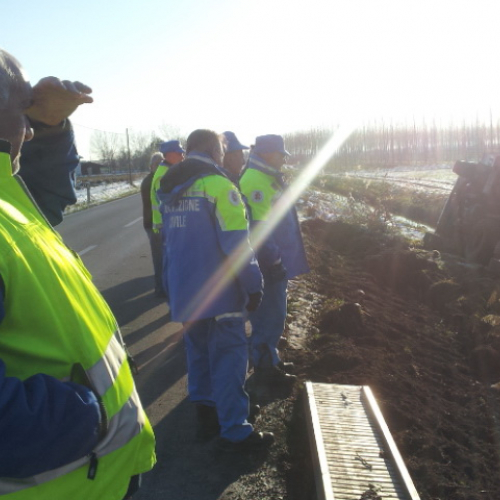 Intervento per camion rovesciato n. 15 / 89563