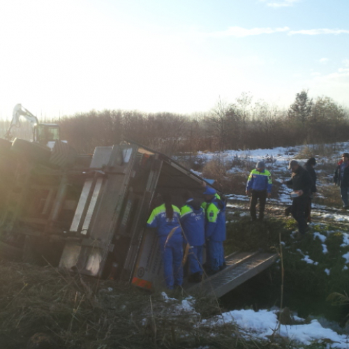 Intervento per camion rovesciato n. 17 / 89565