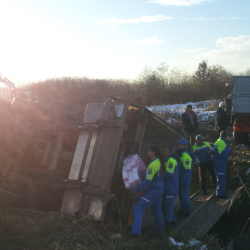 Intervento per camion rovesciato n. 19 / 89567