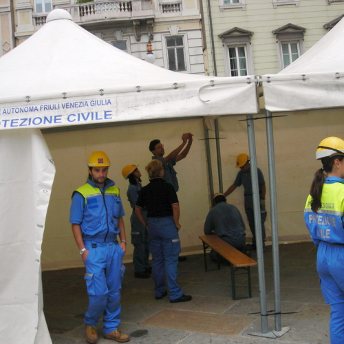 Stand per Terremoto io non rischio" n. 10""tand per "Terremoto io non risc""and per "Terremoto io""nd per "Terr""d pe" / 100215