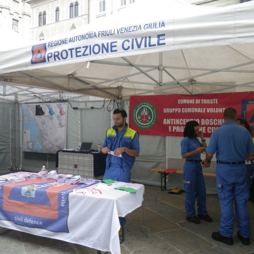 Stand per Terremoto io non rischio" n. 11""tand per "Terremoto io non risc""and per "Terremoto io""nd per "Terr""d pe" / 100216