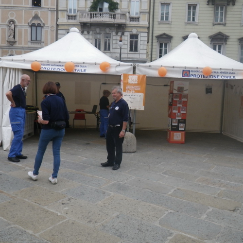 Stand per Terremoto io non rischio" n. 12""tand per "Terremoto io non risc""and per "Terremoto io""nd per "Terr""d pe" / 100217