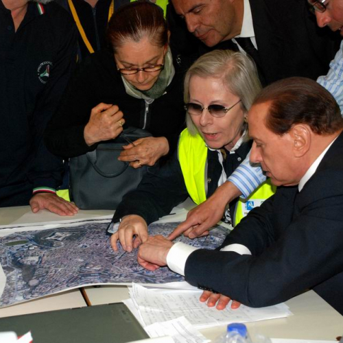Visita Berlusconi 10/04 n.14 / 37679