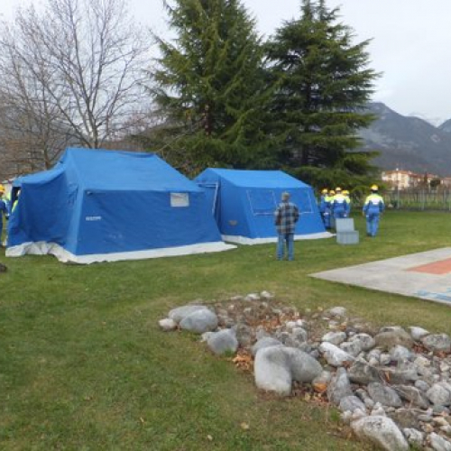 Esercitazione montaggio tende n. 18 / 102266