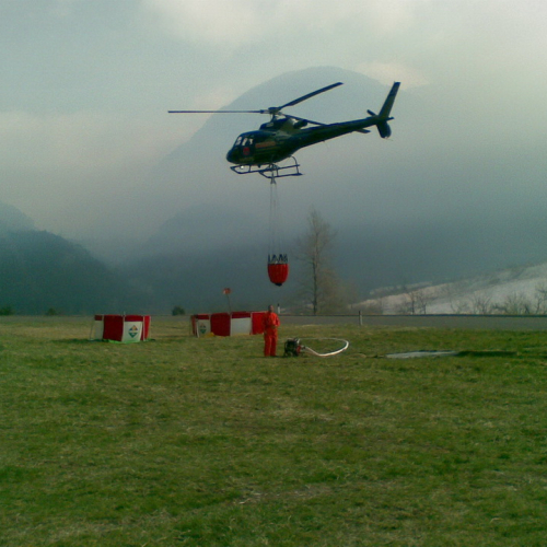 Incendio boschivo a Illegio n. 3 / 79563