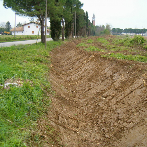Foto riprofilatura fossati n. 36 / 23105