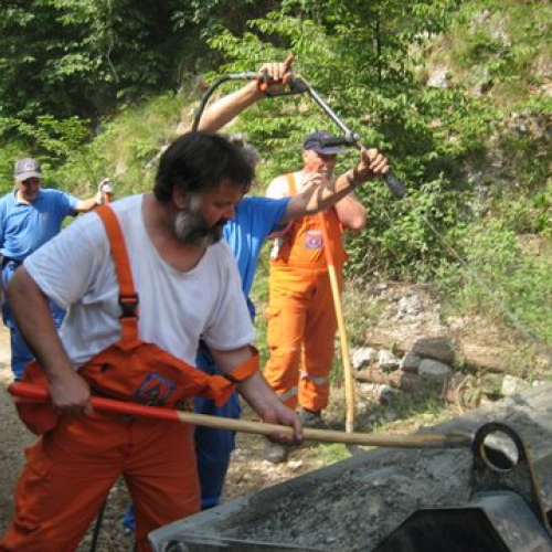 attivit‡ ripristino di una pista forestale n. 48 / 53666