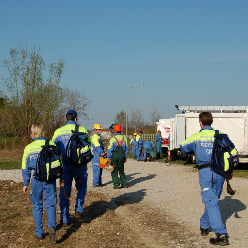 Esercitazione Alvei puliti" sul Torre n. 3""sercitazione "Alvei puliti" ""ercitazione "A""r" / 63594