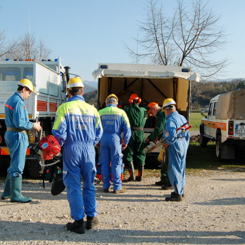 Esercitazione Alvei puliti" sul Torre n. 5""sercitazione "Alvei puliti" ""ercitazione "A""r" / 63596