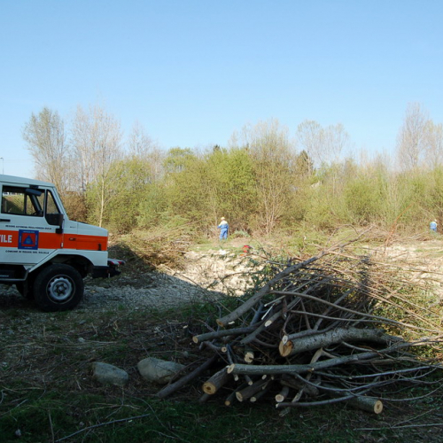 Esercitazione Alvei puliti" sul Torre n. 31""sercitazione "Alvei puliti" s""ercitazione "Al""rc" / 63622