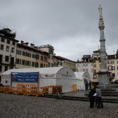 Stand Piazza Matteotti n. 3 / 51105