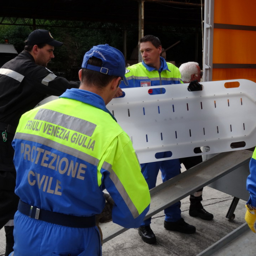 Montaggio tenda N.B.C.R. n. 8 / 108786