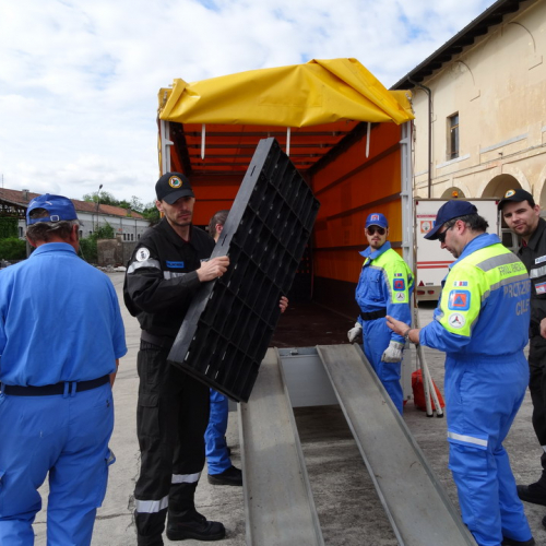 Montaggio tenda N.B.C.R. n. 9 / 108787