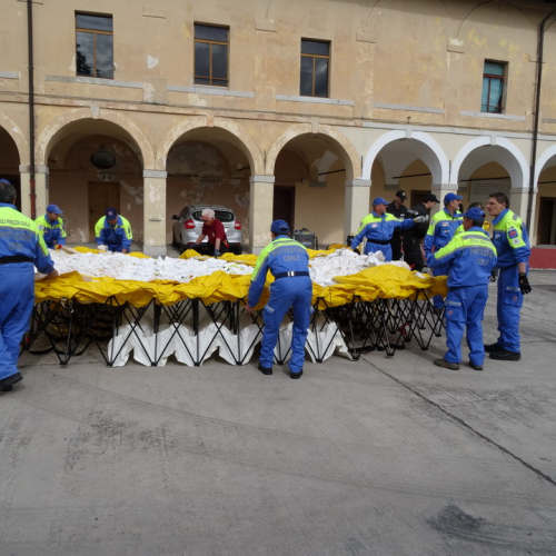 Montaggio tenda N.B.C.R. n. 12 / 108790