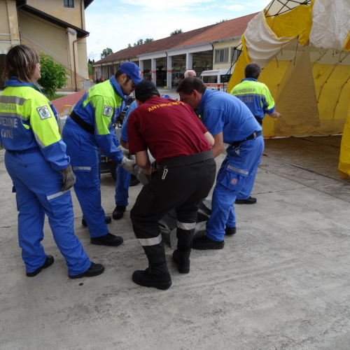 Montaggio tenda N.B.C.R. n. 27 / 108805