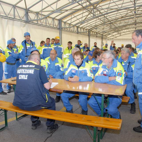 Allestimento campo a Mirandola  n. 1 / 81267