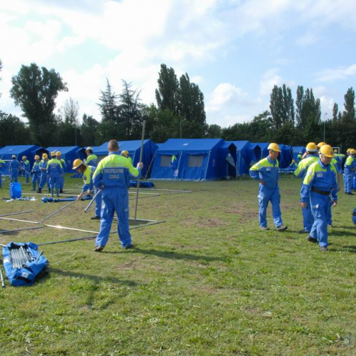 Attivit‡ dei volontari a Mirandola n. 1 / 81350