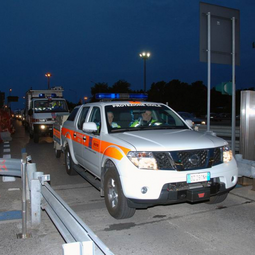 Allestimento campo a Mirandola  n. 1 / 81202