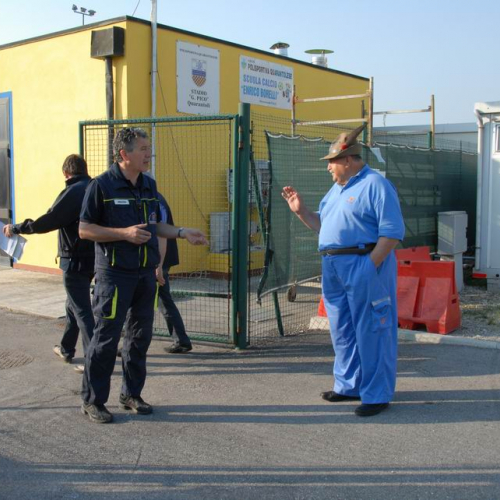 Attivit‡ dei volontari a Quarantoli n. 2 / 82042