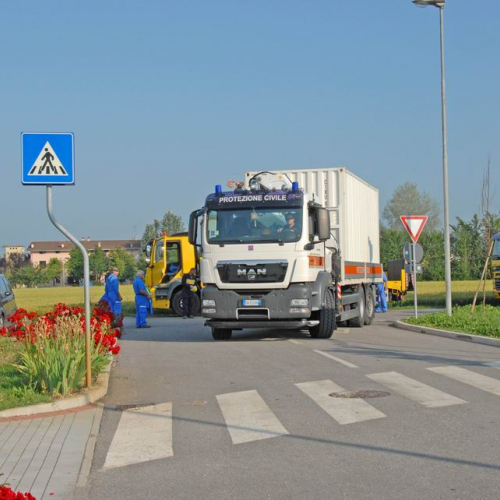 Attivit‡ dei volontari a Quarantoli n. 3 / 82043