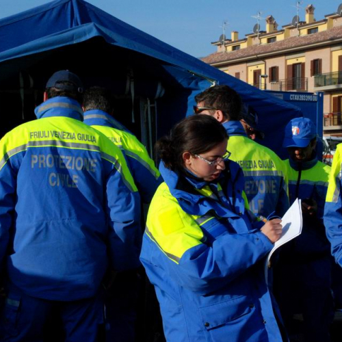Soccorsi in Abruzzo 08/04 n. 8 / 37389