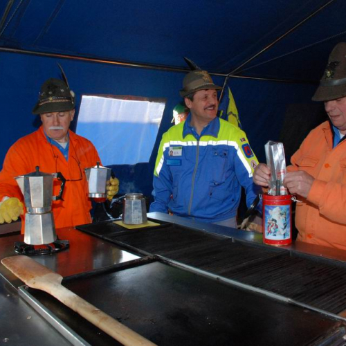 Soccorsi in Abruzzo 08/04 n. 11 / 37392