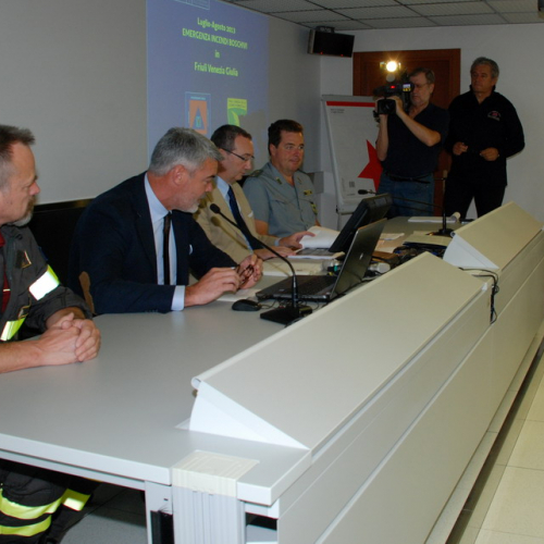 Conferenza Stampa emergenza incendi boschivi n. 3 / 98646