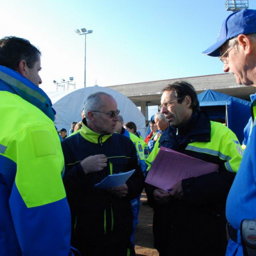 Soccorsi in Abruzzo 08/04 n. 12 / 37393