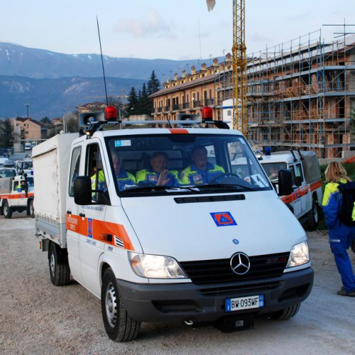 Partenza dall'Aquila primo contingente volontari 13 / 37797